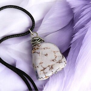 5 For $25💫Plum Magnesite Pendant Necklace